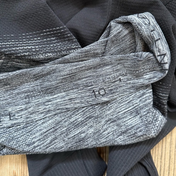Lululemon Swiftly Tech Long Sleeve Crew - Picture 8 of 9